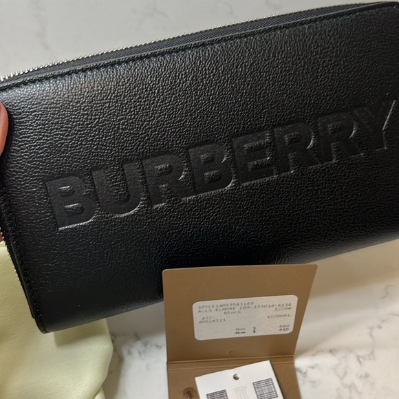 NWT Burberry Black Elmore Leather Zip Around Wallet - Picture 1 of 14